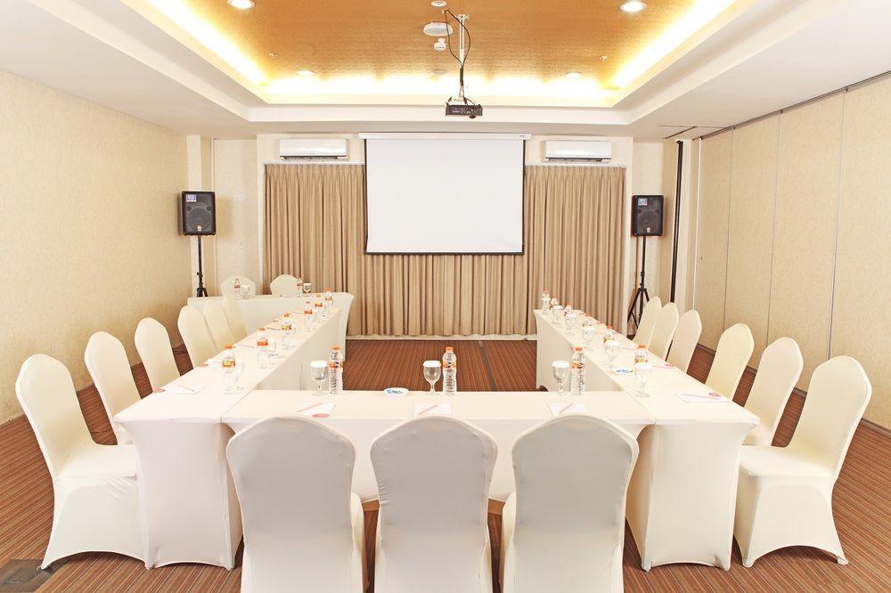 Luxury Malioboro Hotel Yogyakarta Exterior photo