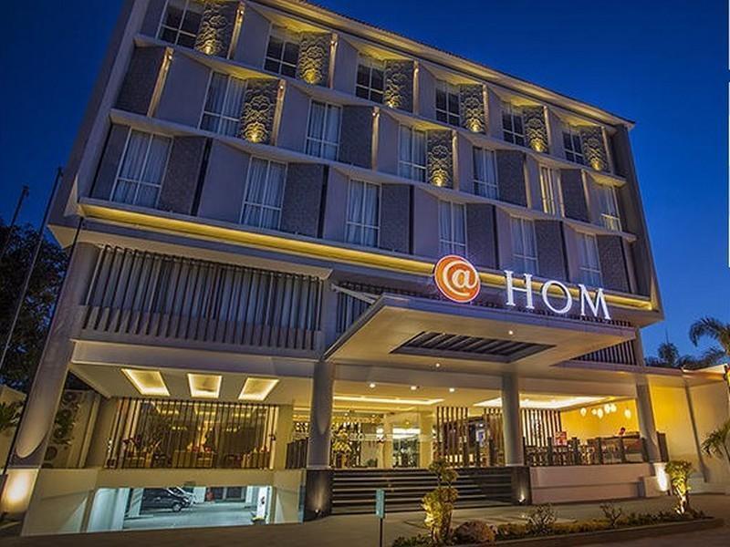Luxury Malioboro Hotel Yogyakarta Exterior photo