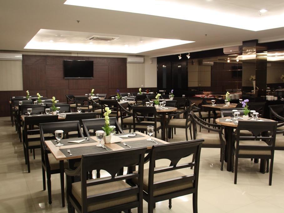 Luxury Malioboro Hotel Yogyakarta Exterior photo